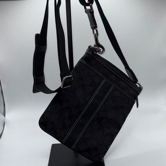 Coach Black Patterned crossbody Bag - Picture 1 of 8